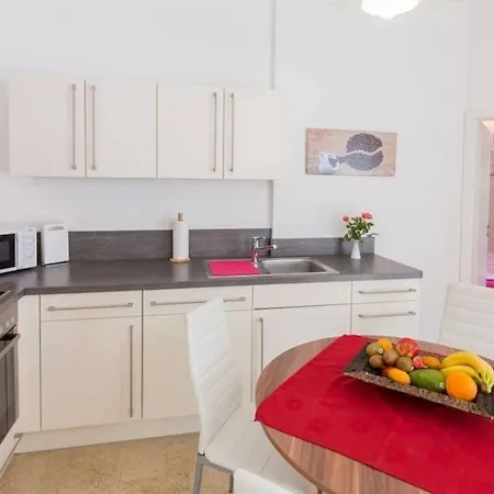 Apartment Blankas